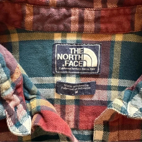 The North Face red blue plaid button up shirt size M - Picture 5 of 6